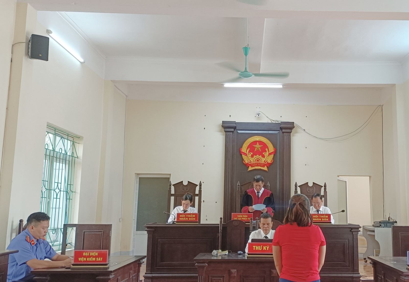 Viện kiểm sát nhân dân huyện Mường Tè phối hợp tổ chức phiên tòa rút kinh nghiệm vụ án hôn nhân và gia đình