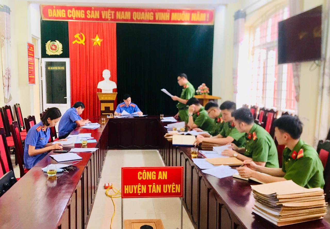 Kiểm sát trực tiếp Cơ quan Thi hành án hình sự và công tác tạm giữ, tạm giam tại Nhà tạm giữ Công an huyện Tân Uyên