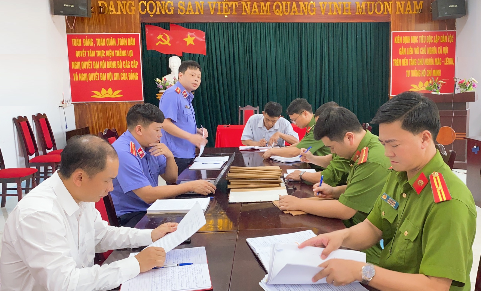 VKSND huyện Mường Tè trực tiếp kiểm sát việc thi hành án hình sự tại UBND thị trấn Mường Tè