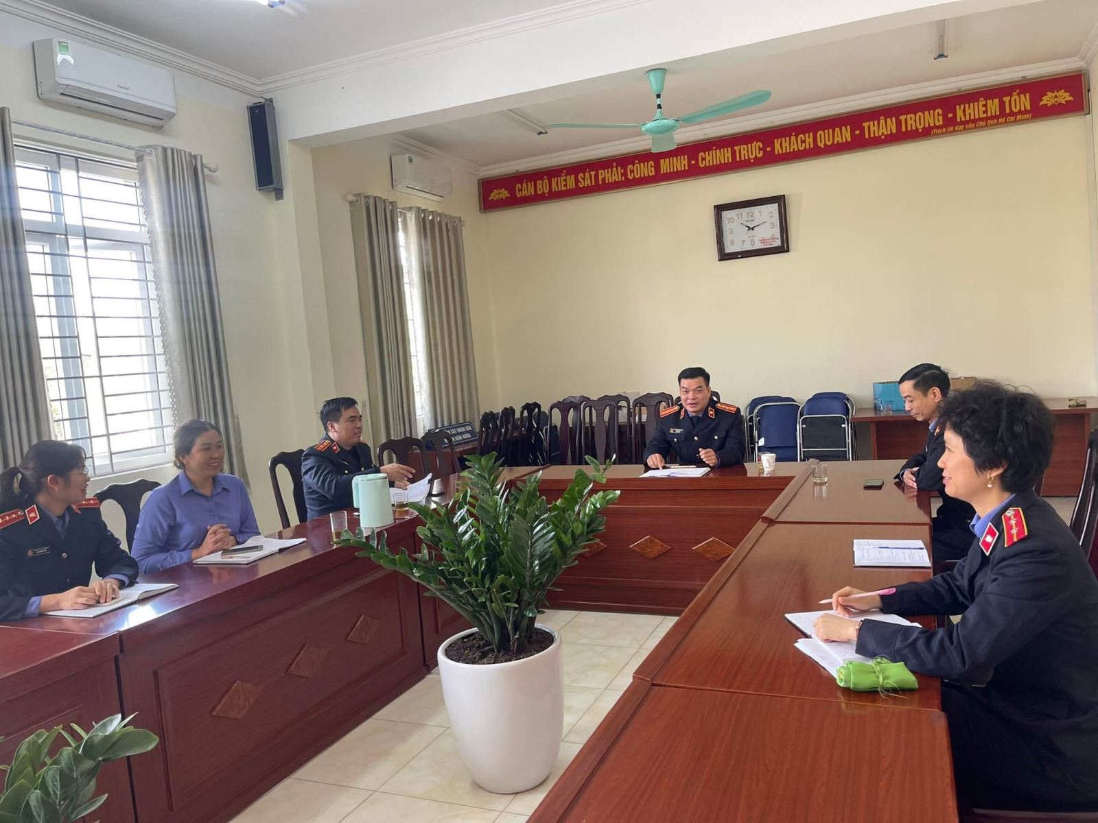 VKSND huyện Nậm Nhùn tổ chức Hội nghị công chức, người lao động năm 2022