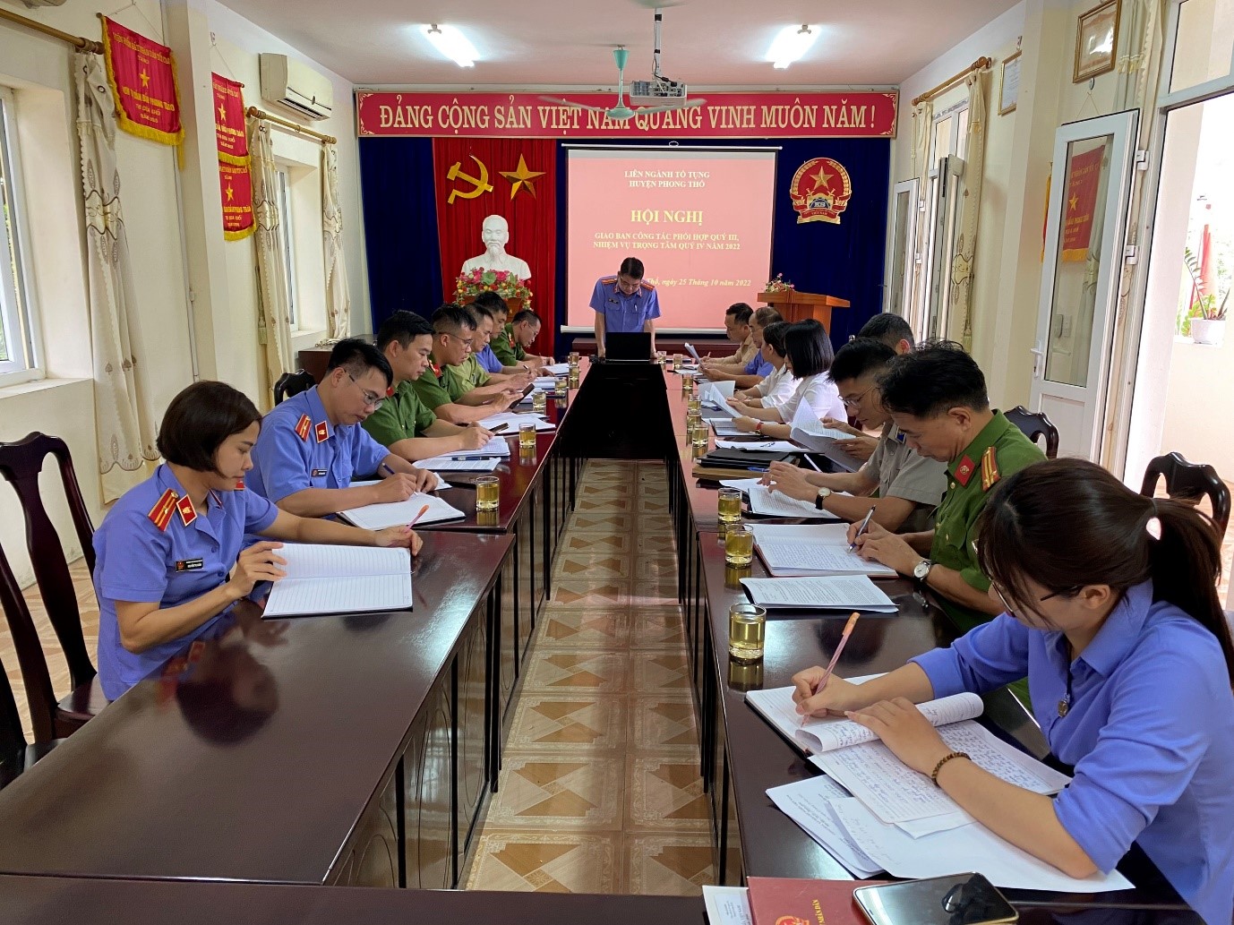 Viện kiểm sát nhân dân huyện Phong Thổ chủ trì tổ chức Hội nghị giao ban liên ngành tố tụng quý III năm 2022.