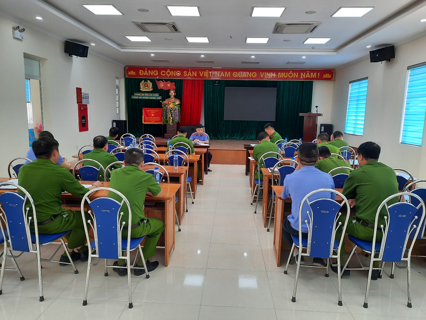 VKSND huyện Phong Thổ chủ trì Hội nghị giao ban và ký Quy chế với Tổ công tác số 4 và Công an các xã, thị trấn huyện Phong Thổ