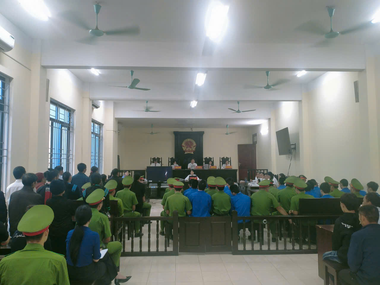 VKSND tỉnh Lai Châu phối hợp tổ chức phiên tòa rút kinh nghiệm xét xử vụ án hình sự về tội phạm “Giết người” và “Gây rối trật tự công cộng”