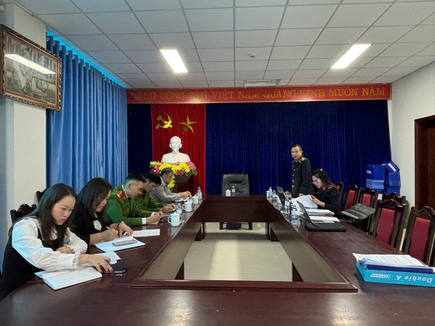 Viện kiểm sát nhân dân khu vực 4 - Lai Châu tiến hành kiểm sát công tác thi hành án hình sự ngoài cộng đồng tại UBND xã Nậm Hàng