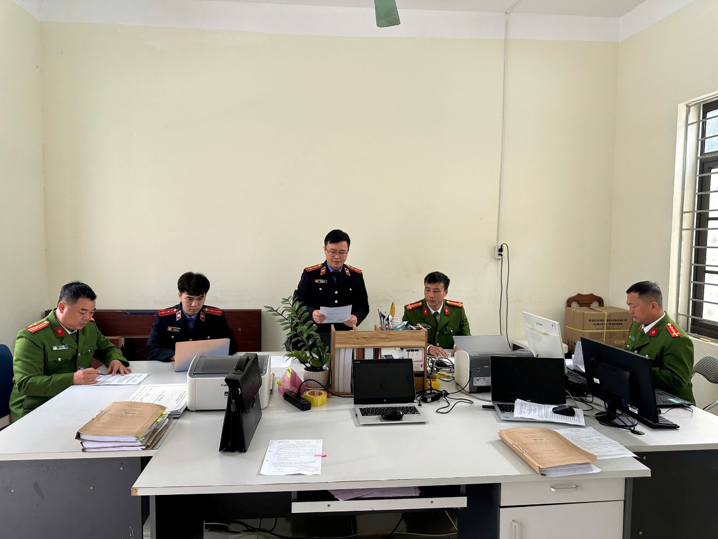 VKSND Khu vực 1 -  Lai Châu kiểm sát trực tiếp công tác tiếp nhận, phân loại, xử lý, giải quyết nguồn tin về tội phạm  tại Công an xã Pu Sam Cáp