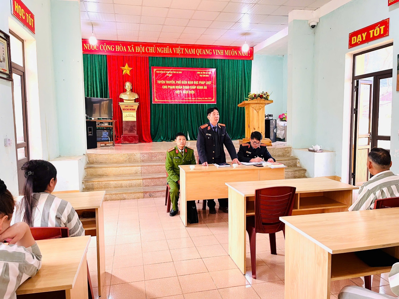 Viện kiểm sát nhân dân tỉnh Lai Châu tuyên truyền tại Trại tạm giam Công an tỉnh Lai Châu