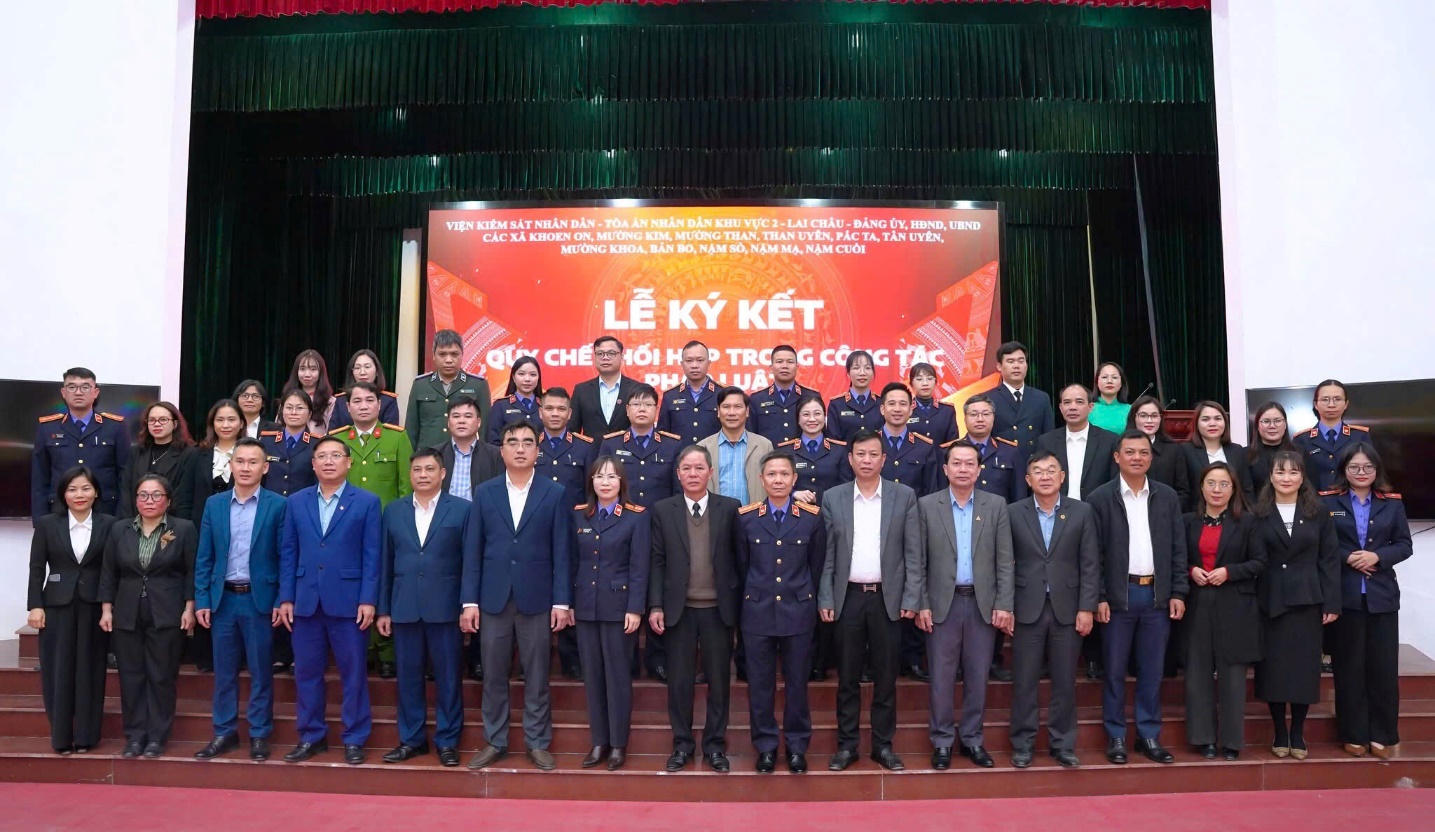 Viện kiểm sát nhân dân khu vực 2 - Lai Châu ký kết Quy chế phối hợp trong công tác pháp luật với Tòa án nhân dân khu vực 2 và Đảng ủy, chính quyền 11 xã, tỉnh Lai Châu