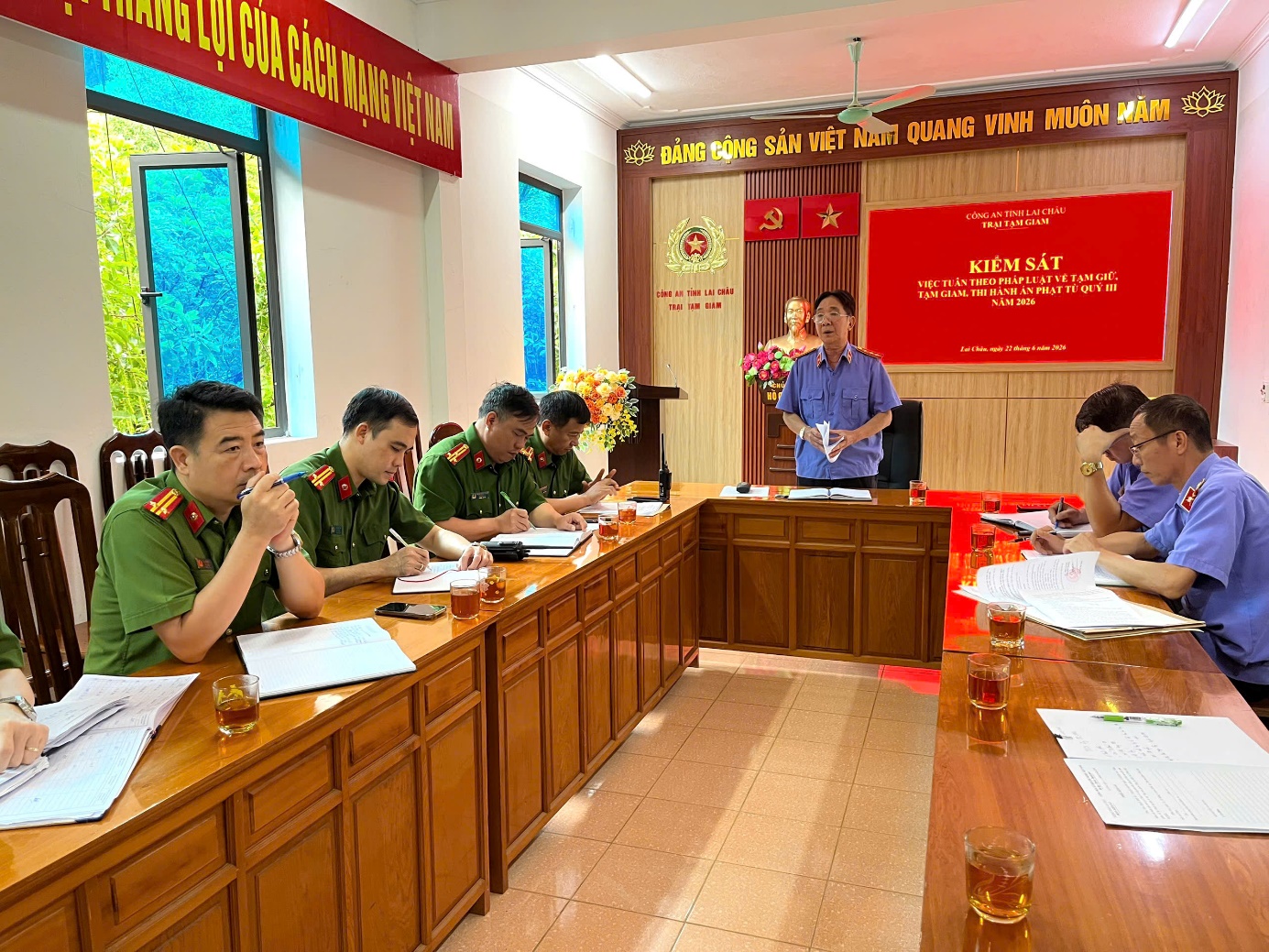 VKSND tỉnh Lai Châu trực tiếp kiểm sát việc tạm giữ, tạm giam và thi hành án phạt tù tại Trại tạm giam Công an tỉnh Lai Châu quý III năm 2026