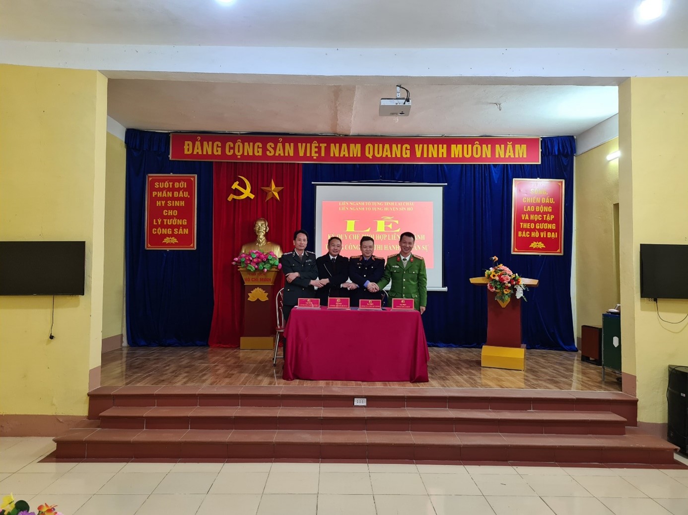 Hội nghị giao ban liên ngành tố tụng huyện Sìn Hồ năm 2023 và Lễ ký Quy chế phối hợp trong công tác thi hành án dân sự