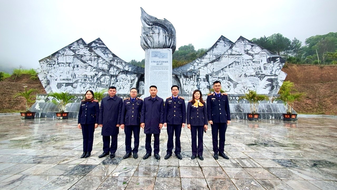 Hành trình “Về nguồn”